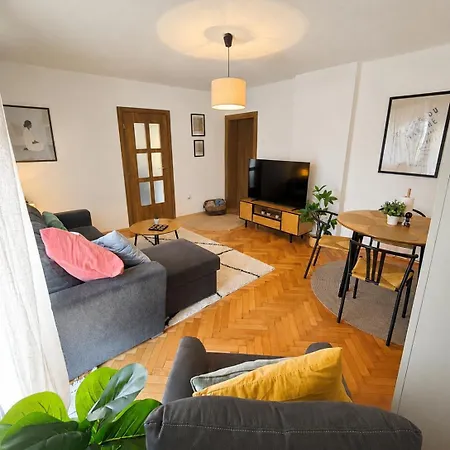 Renoviran 3soban Stan U Novoj Varosi,banja Luka