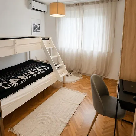 Renoviran 3soban Stan U Novoj Varosi,banja Luka Διαμέρισμα *